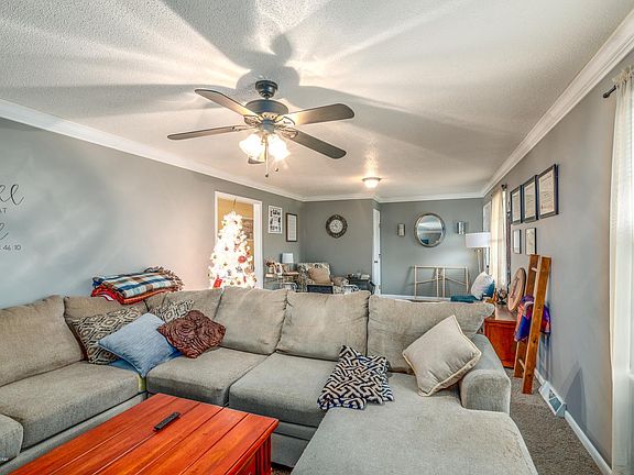 4th image of 363 Lombardy Dr