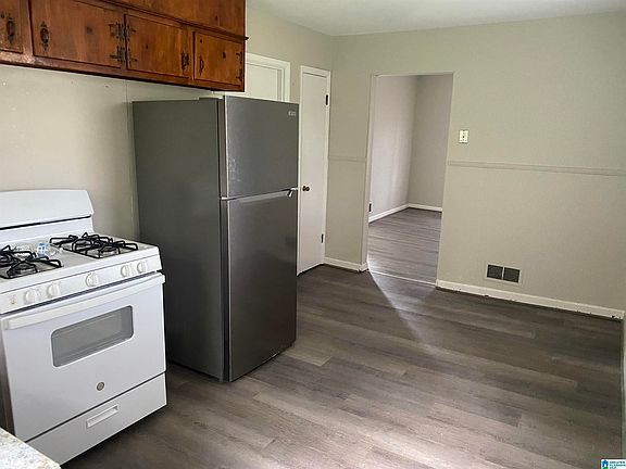2nd image of 2804 10th St NE
