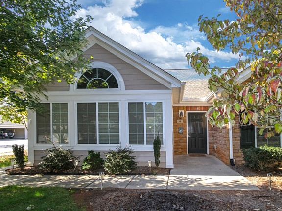 3rd image of 116 Lone Oak Cir