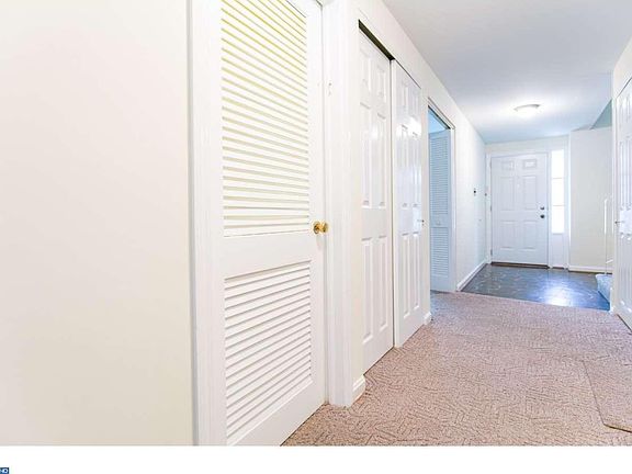 3rd image of 2210 Jamaica Dr