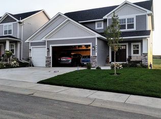 9044 Degler Ln, Chanhassen, MN 55317