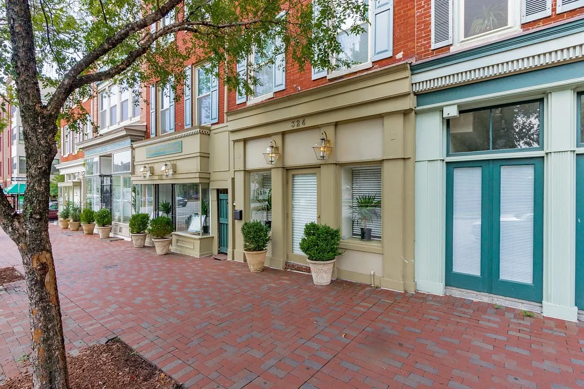 324 South Broadway — Photo 1