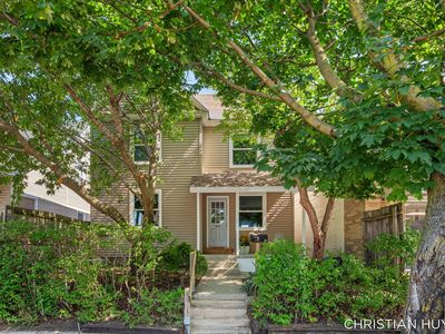 831 Bridge St NW, Grand Rapids, MI, 49504