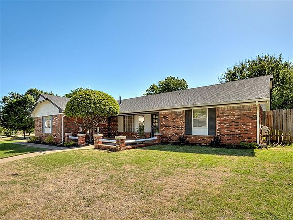 2nd image of 9216 Sutton Pl
