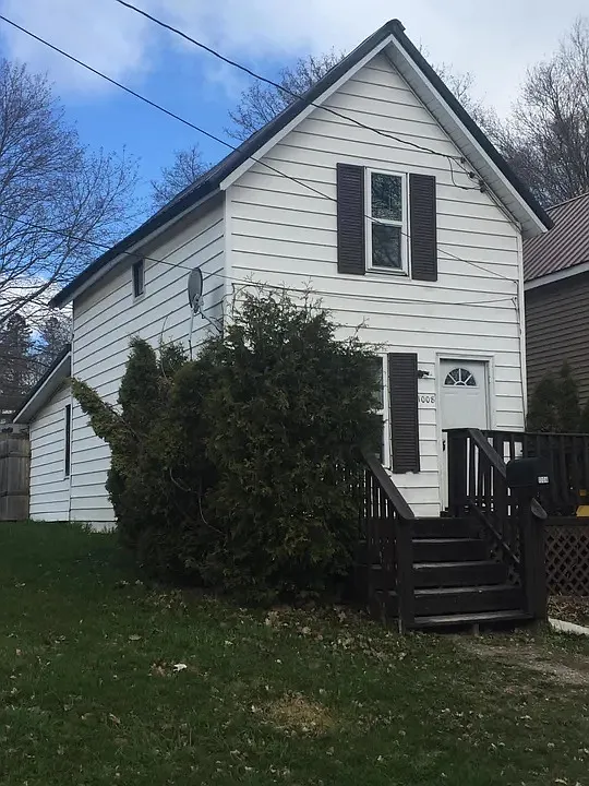 2 bed, 800 sqft, $1,075 — Photo 1