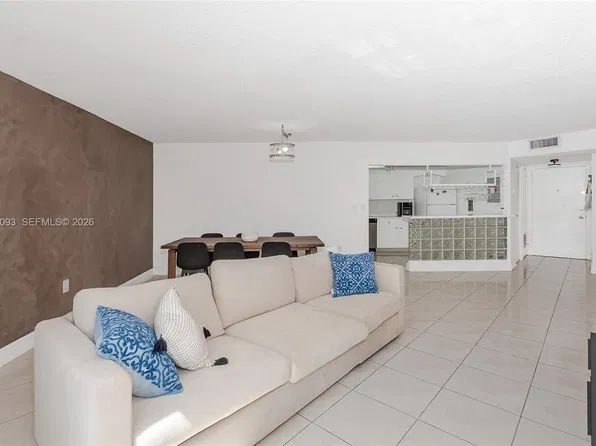2750 NE 183rd St APT 1612, Aventura, FL 33160