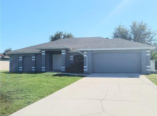 675 Woodcrest Dr, Lehigh Acres, FL 33972