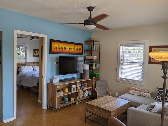 3rd image of 2620-22 E St #2620