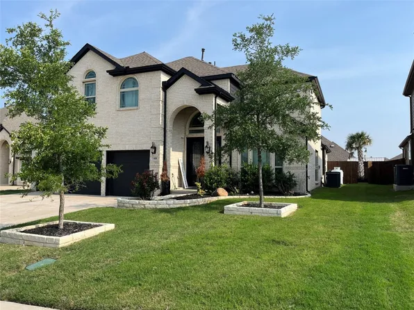 410 Wintergreen Dr, Waxahachie, TX 75165