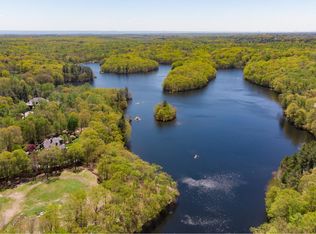 11 Cowdray Park Dr, Armonk, NY 10504