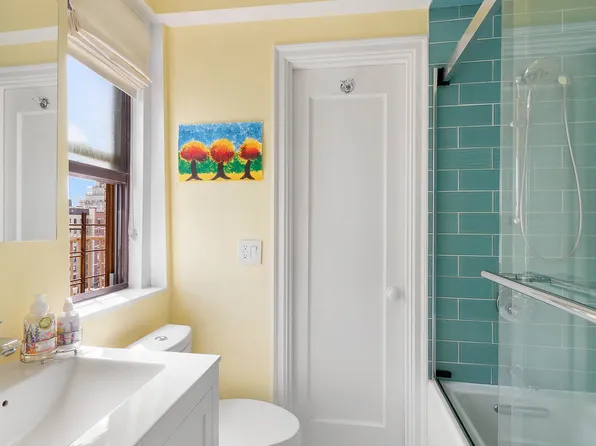 40 West 77th Street image 10 of 12