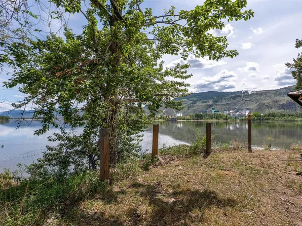 721 Strauss St, Kamloops, BC V2B 5R7