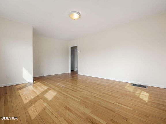 3rd image of 2 Grange St