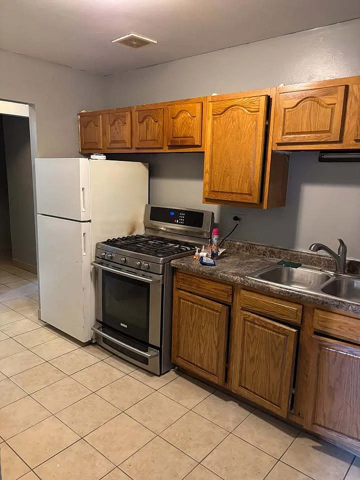 2 bed, 950 sqft, $1,650 — Photo 3