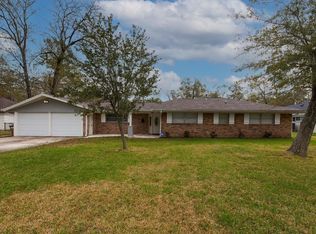 1550 Oak Ridge Dr, Dickinson, TX 77539