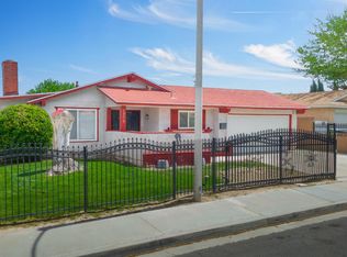 43318 Fenner Ave, Lancaster, CA 93536