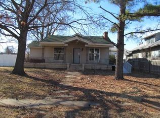 215 S Wood Ave, Hominy, OK 74035