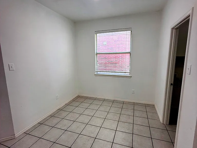9736 Indian Canyon Dr — Photo 4