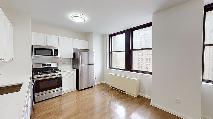1st image of 15 Park Row APT 21M