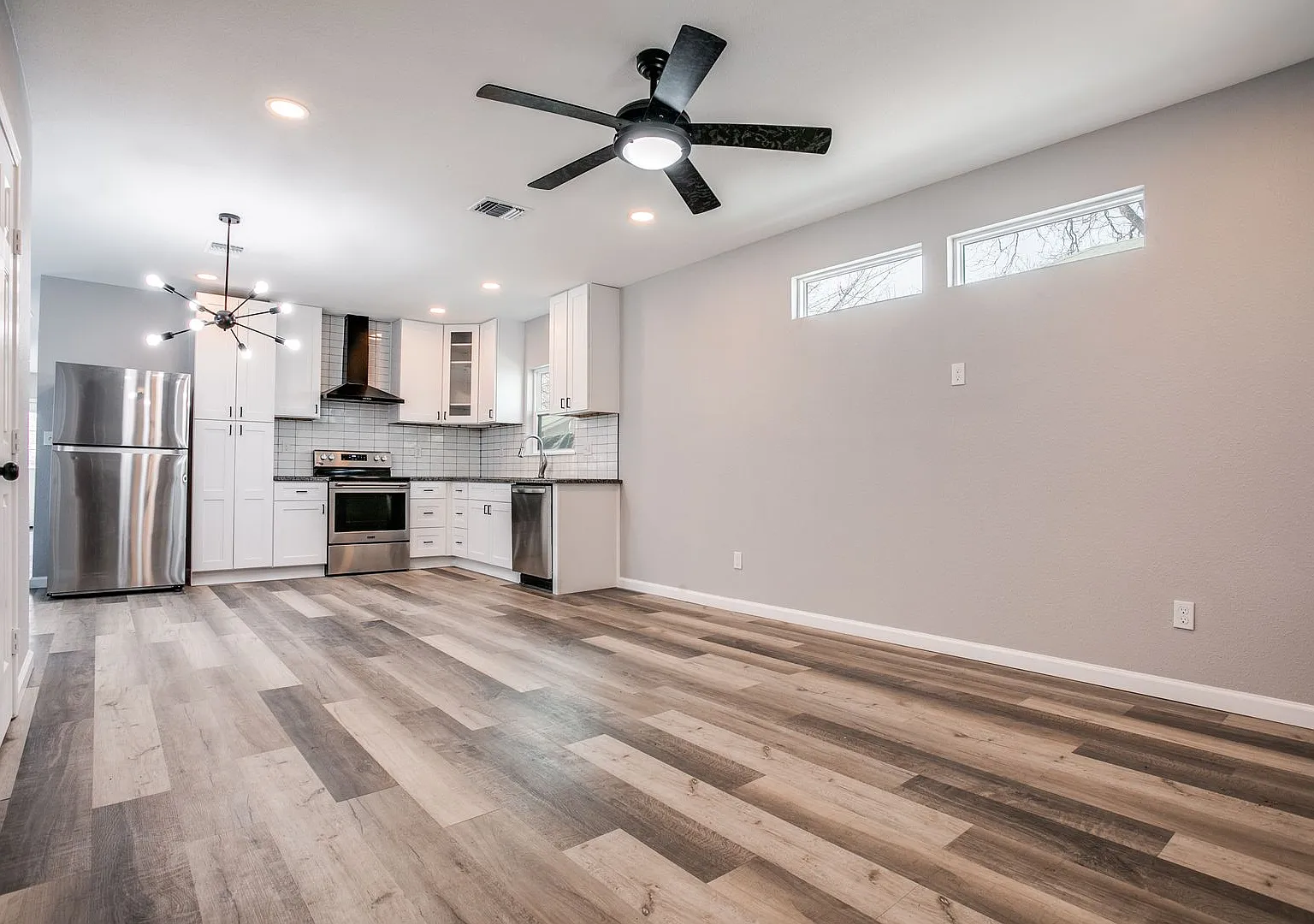 2 Bed/ 2 Bath House - Government Hill Subdivision — Photo 3