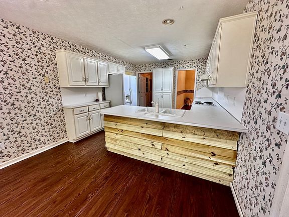 5th image of 8112 Arbor Ridge Dr