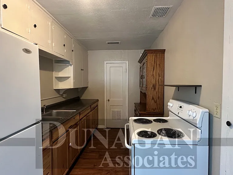 709 W Stevens St — Photo 3