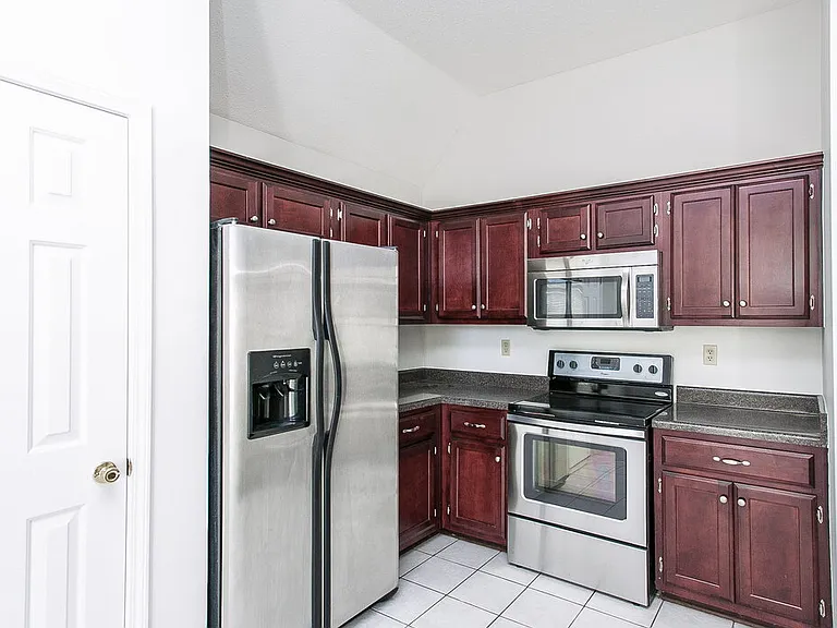 8291 Cross Point Dr — Photo 5