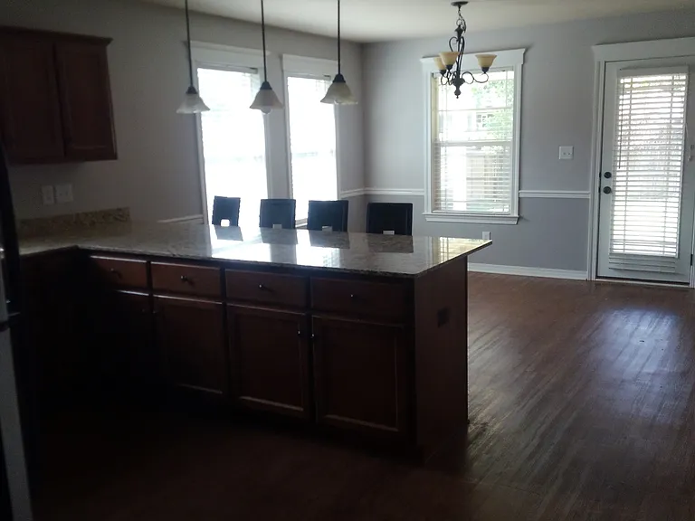 9629 Estate Dr — Photo 4