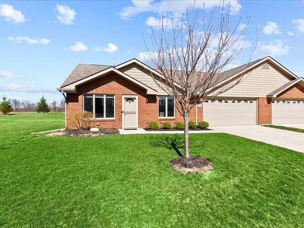 890 Autumn Chase Ln, Marysville, OH 43040