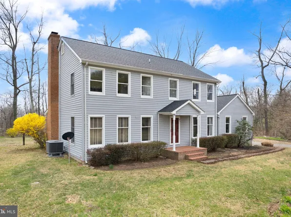 12007 Briar Patch Rd, Hume, VA 22639