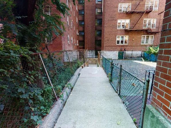 102-52 67th Road image 29 of 33