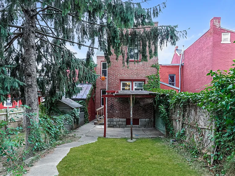 546 Manor St — Photo 15