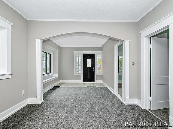 4th image of 2043 Denwood Ave SW