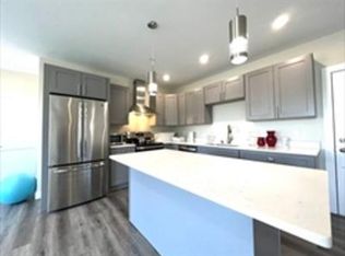 365 Newport Ave #3, Quincy, MA 02170