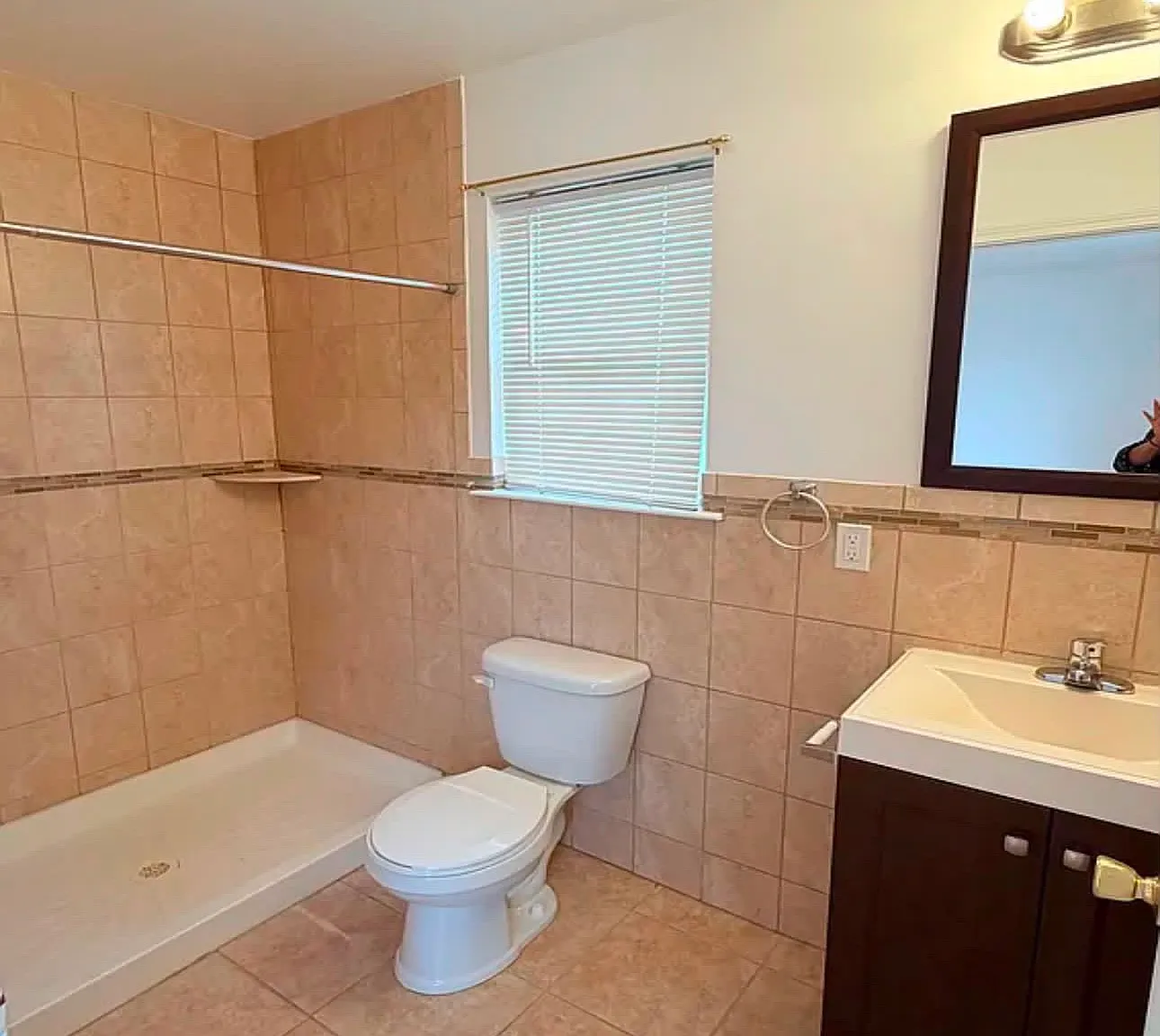 3 bed, 1270 sqft, $2,875 — Photo 2