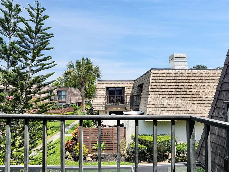 15217 W Pond Woods Dr — Photo 39
