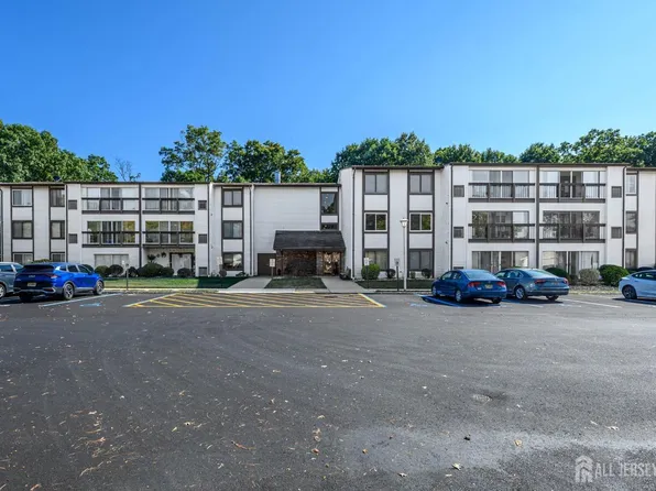 277 Crosse Dr APT 3B, Monroe Township, NJ 08831
