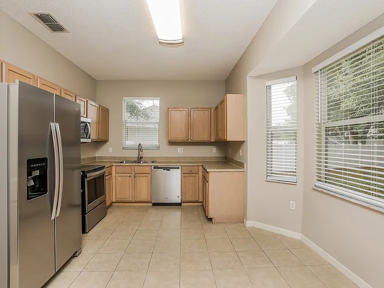 233 Bluff Pass Dr — Photo 7
