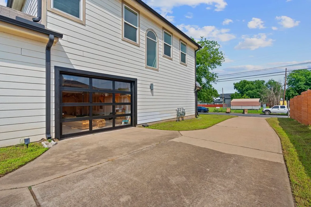 7204 Carver Ave — Photo 4