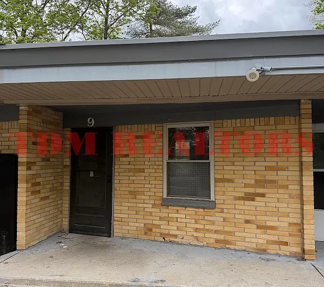 10100 S Saginaw St #9 — Photo 1