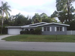 805 Oakwood Dr, Largo, FL 33770