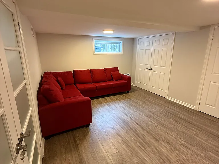 35 Bainbridge Ave — Photo 22