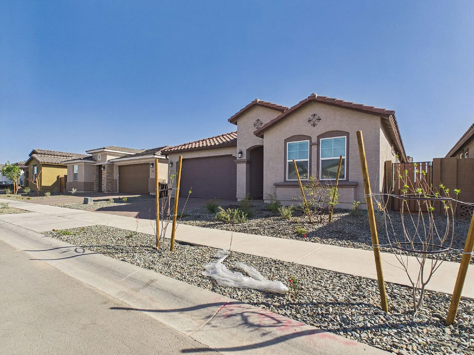 4 bed, 3.0 bath, 2524 sqft, $3,000 — Photo 2