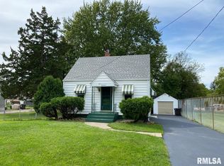 117 Theodore St, Washington, IL 61571