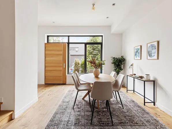 22 Vanderbilt Ave, Brooklyn, NY 11205