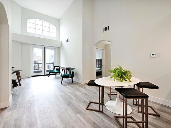 2nd image of 3275 5th Ave APT 503