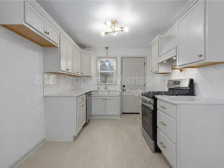 609 SE Florence Ave — Photo 7