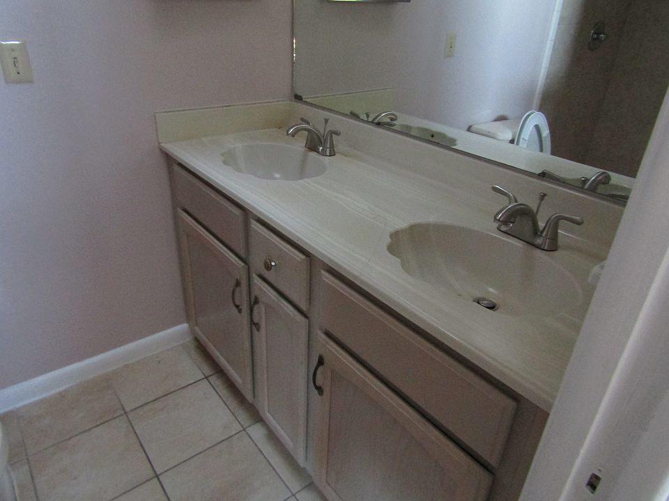 1st image of 448 S Deerwood Ave