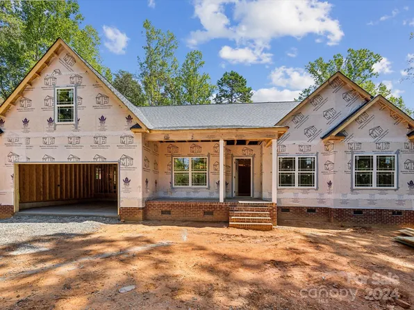 1114 Mauney Rd, Stanley, NC 28164