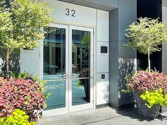 4th image of 32 Davenport Rd Unit 2405